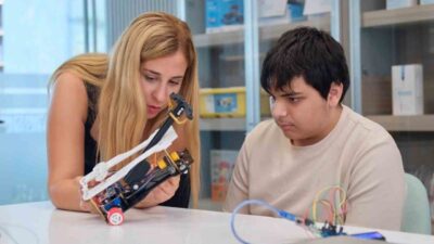 Yıldırım Belediyesi, gençlere ve çocuklara yönelik Robotik Kodlama Eğitimi ile