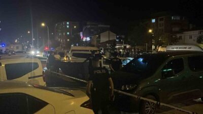 Niğde’de, Selçuk Mahallesi Kanal Boyu yolu kenarındaki bir araçta, biri
