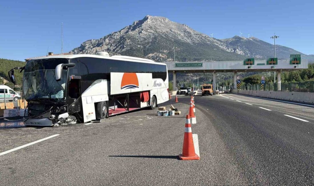 Adana’nın Pozantı ilçesinde, Lüks Mersin firmasına ait bir yolcu otobüsü