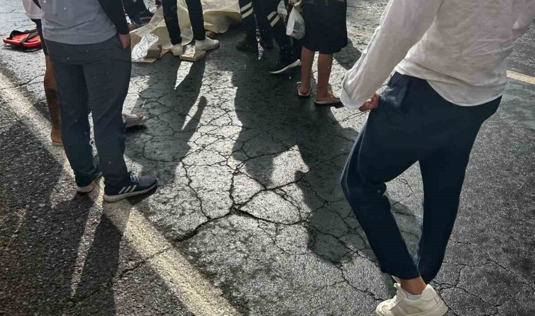 Diyarbakır’ın Kayapınar ilçesinde bir kişi, Mahabat Bulvarı’nda karşıya geçmeye çalışırken