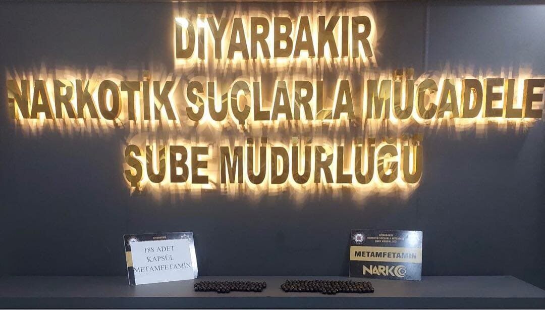 İki yabancı uyruklu şahıs, Diyarbakır’da 1 kilo 280 gram uyuşturucu