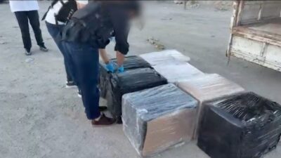 Zeytinburnu’nda Narkotik ekipleri tarafından bir araca operasyon yapıldı. Gerçekleştirilen operasyonda,