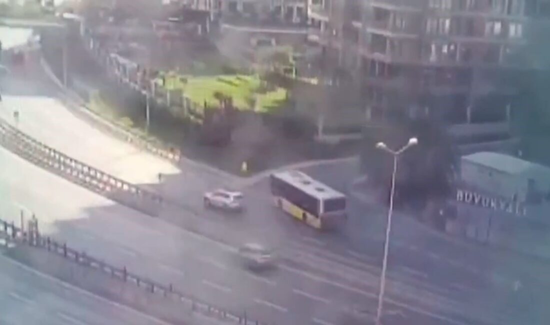 Zeytinburnu’nda seyir halinde olan bir İETT otobüsünün, Kennedy Caddesi’nde Bakırköy
