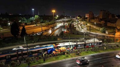 Zeytinburnu’nda yaşanan bir kaza sonucunda, T1 Kabataş-Bağcılar Tramvay Hattı’nın Pazartekke