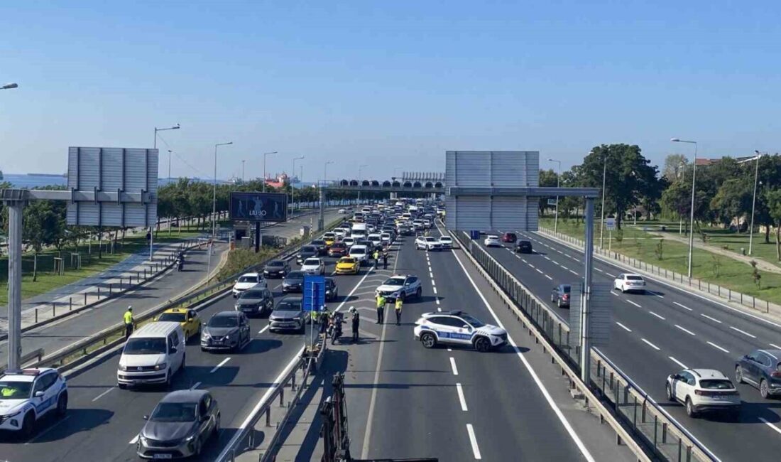 Zeytinburnu’nda bugün sabah saatlerinde meydana gelen olayda, seyir halindeki bir