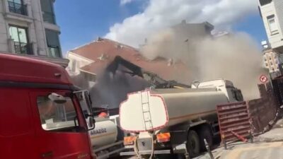 Zeytinburnu ilçesinde kentsel dönüşüm projesi kapsamında yıkımına başlanan 4 katlı