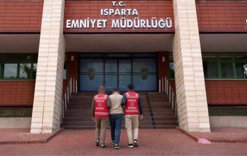 Isparta’nın merkezinde, “kasten yaralama” suçundan aranmakta olan ve hakkında 17