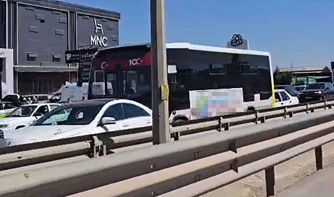 Bursa’nın İnegöl ilçesinde zincirleme bir trafik kazası meydana geldi. İki