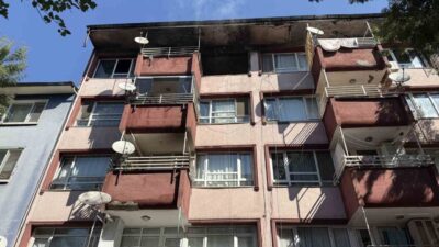 Sakarya’nın Adapazarı ilçesinde meydana gelen yangın, mahalle sakinlerinde endişe yarattı.