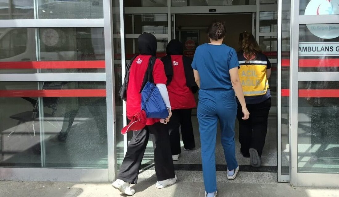 Adıyaman’da gerçekleşen bir etkinlik sırasında yemek yiyen 4 öğrenci, zehirlenme
