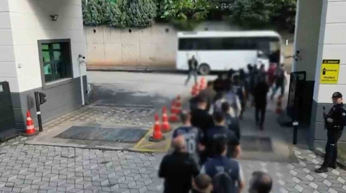 Kocaeli merkezli 7 ilde yapılan eş zamanlı operasyonda, yasa dışı