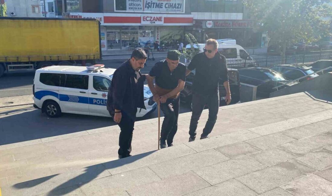 Kapaklı ilçesinde yaşanan olayda 78 yaşındaki bir kadını satırla öldüren