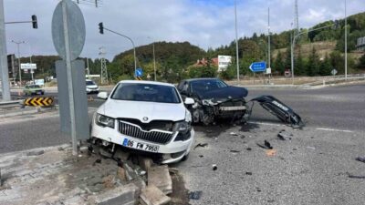 Bolu’da, D-100 kara yolunda Abant Kavşağı’nda meydana gelen trafik kazasında,