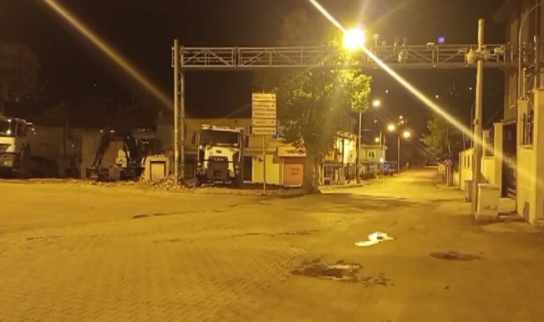 Adana’nın Saimbeyli ilçesinde 5.0 büyüklüğünde bir deprem meydana geldi. Deprem,