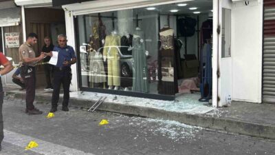 Adana’da bir iş yerine düzenlenen silahlı saldırıda iş yerinin camına
