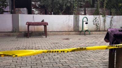 Adana’nın Yüreğir ilçesinde, aralarında husumet bulunan iki aile arasında kahvehanede