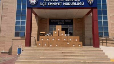 Adana’nın İmamoğlu ilçesinde gerçekleştirilen huzur ve güvenlik uygulamalarında polis ekipleri