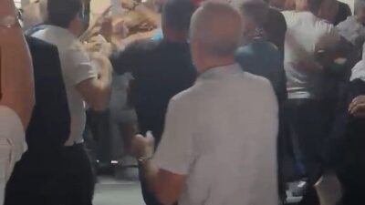 Elazığ Adliyesi’nde gerçekleşen bir duruşmada, taraflar arasında yumruklu ve tekme