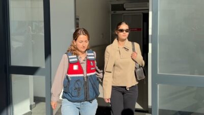 Ünlü isimlere yönelik uyuşturucu soruşturması kapsamında gözaltına alınan Afra Saraçoğlu,