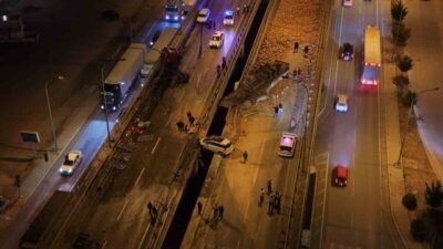 Afyonkarahisar’da, tuğla yüklü bir tır ile birkaç otomobilin karıştığı kaza