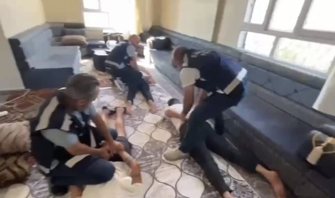Samsun’da polis ekipleri tarafından fark edilen ve dolandırıldığını anlatan bir