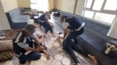 Samsun’da polis ekipleri tarafından fark edilen ve dolandırıldığını anlatan bir