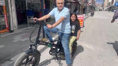 Artan akaryakıt maliyetleri vatandaşları farklı ulaşım alternatiflerine yönlendirirken, Yerköy’de yaşayan