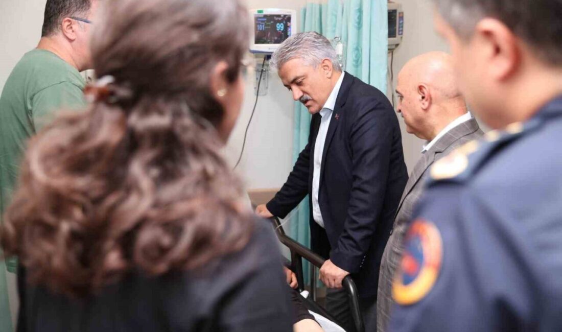 Düzce Valisi Mehmet Makas, Akçakoca ilçesinde yaşanan trafik kazasında yaralanan