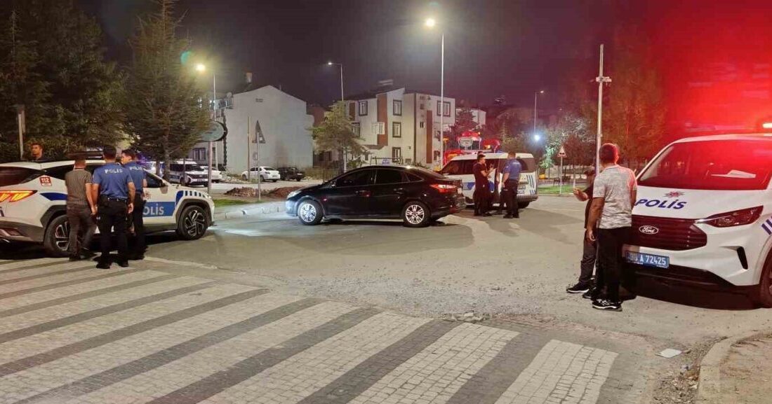 Melikgazi ilçesinde yaşanan olayda, 24 yaşındaki bir genç akrabalar arasında