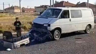 Aksaray’da yaşanan trafik kazasında bir minibüs, Hürriyet Mahallesi 90. Bulvar
