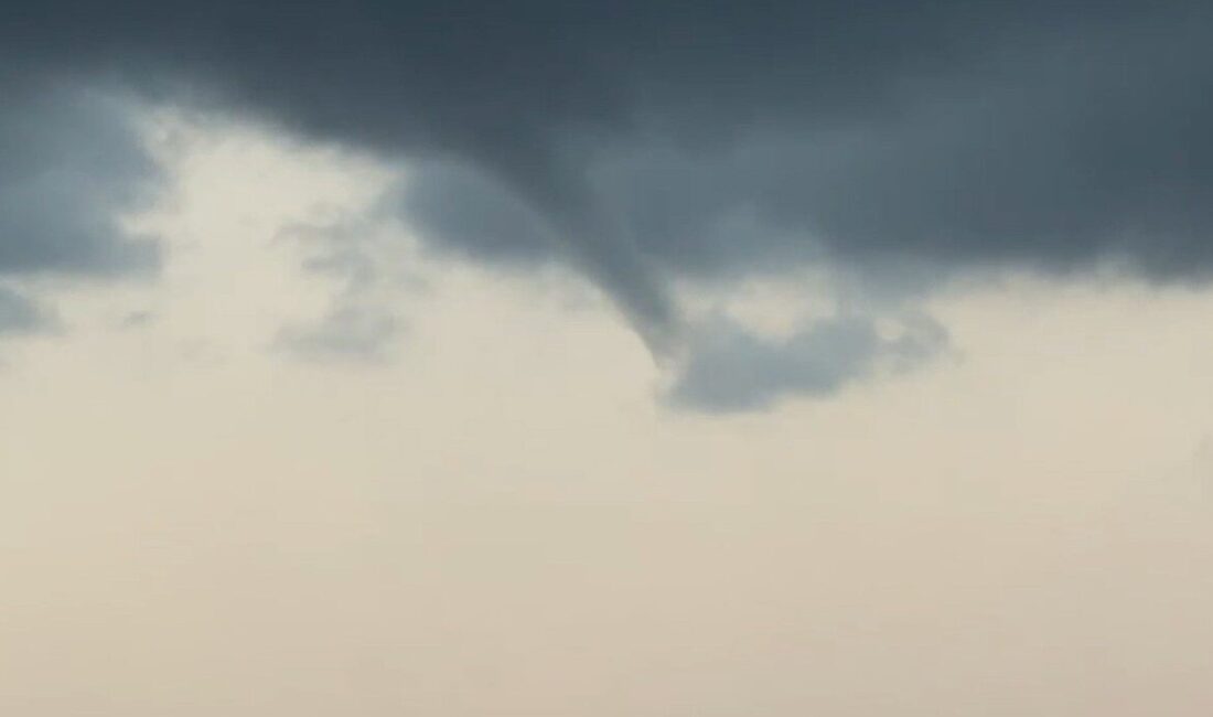 Meteoroloji 4. Bölge Müdürlüğü’nün uyarısıyla Alanya’da etkili olan sağanak yağışla