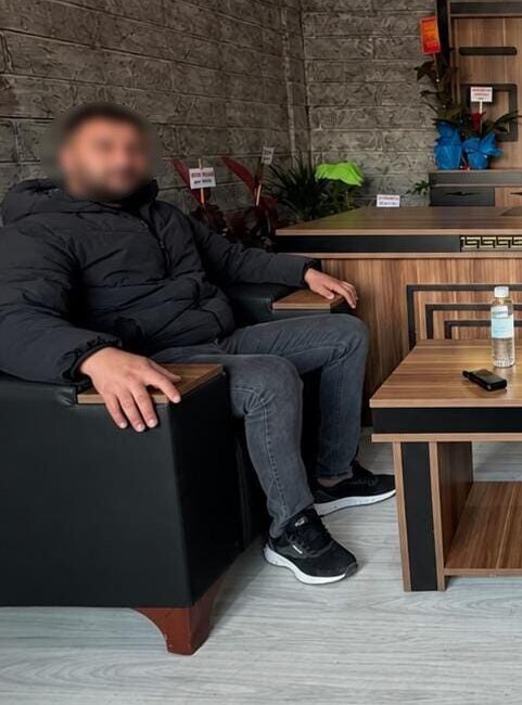 Çifteler ilçesinde, Adalar Mahallesi’nde bir otomobil galerisi işleten 25 yaşındaki