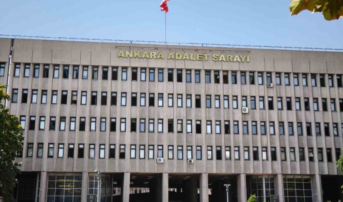 Eski İçişleri Bakanı İdris Naim Şahin, Ankara Adliyesi’ne Alihan Kuriş