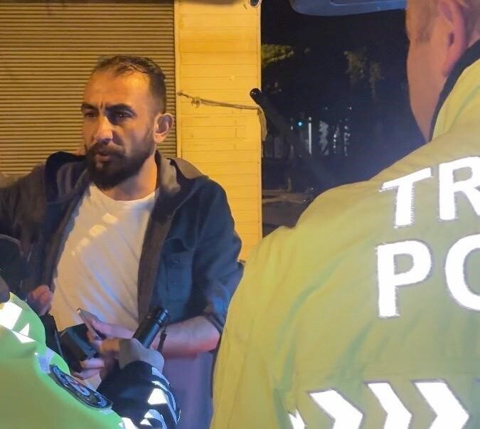Kayseri’nin Melikgazi ilçesinde polis ekipleri, şüphe üzerine bir otomobilde yapılan