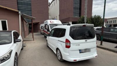 Adıyaman ilinde, hastanenin ambulans girişine araç park eden ve kendisine