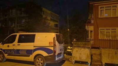 Ankara’nın Yenimahalle ilçesinde bir apartman dairesinde 3 erkek cesedi bulundu.