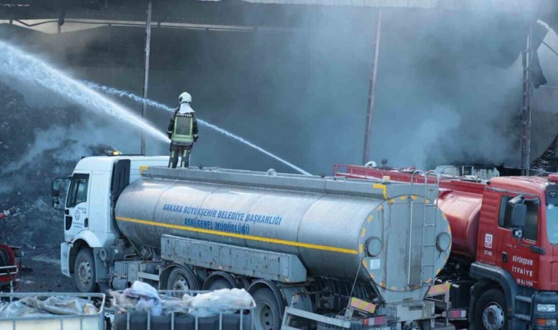 Ankara’nın Kahramankazan ilçesindeki plastik atık geri dönüşüm tesisinde yangın çıktı.