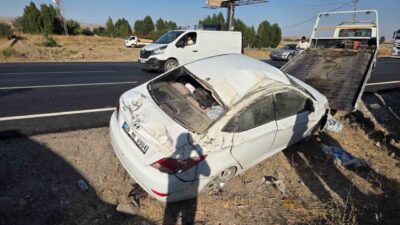 Ankara’nın Elmadağ ilçesinde meydana gelen trafik kazasında, bir otomobilin kontrolden
