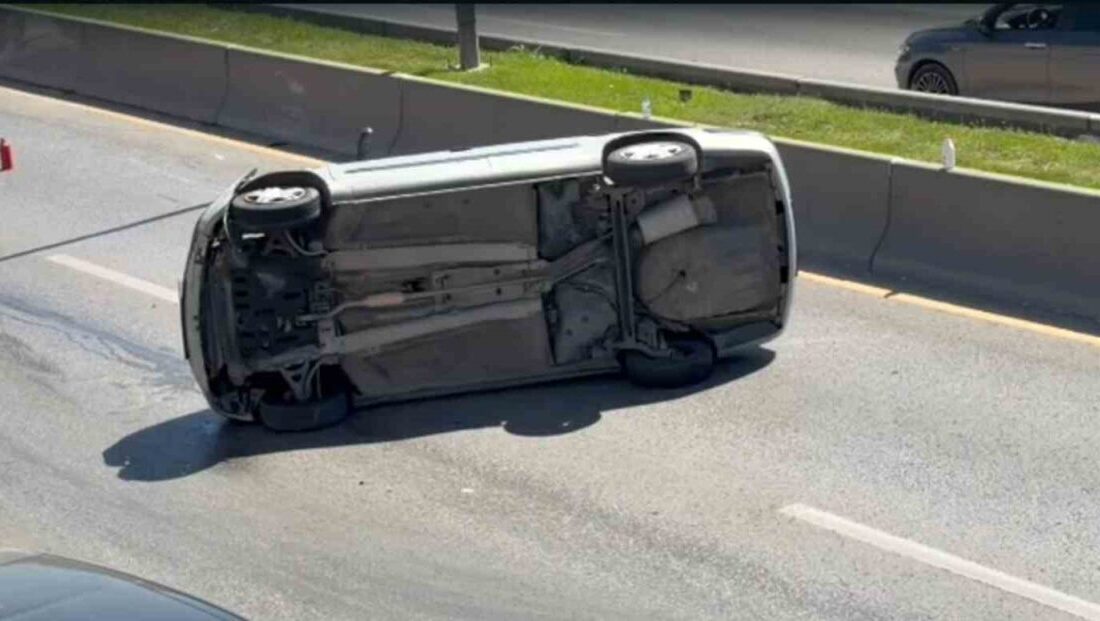 Sincan ilçesinde meydana gelen bir olayda, bir otomobil kontrolden çıkarak