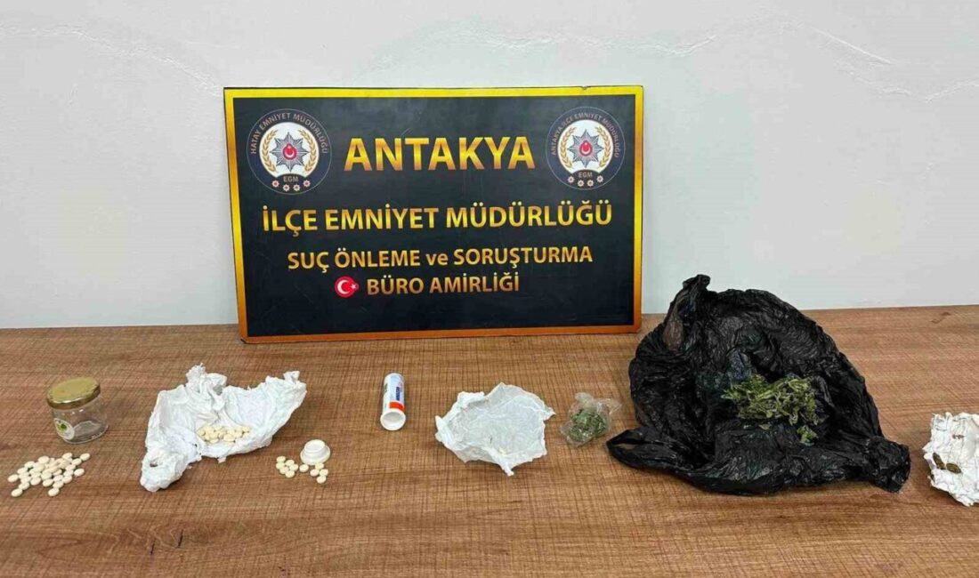 Hatay’ın Antakya ilçesinde polis ekipleri tarafından yapılan operasyonda 3 kişi