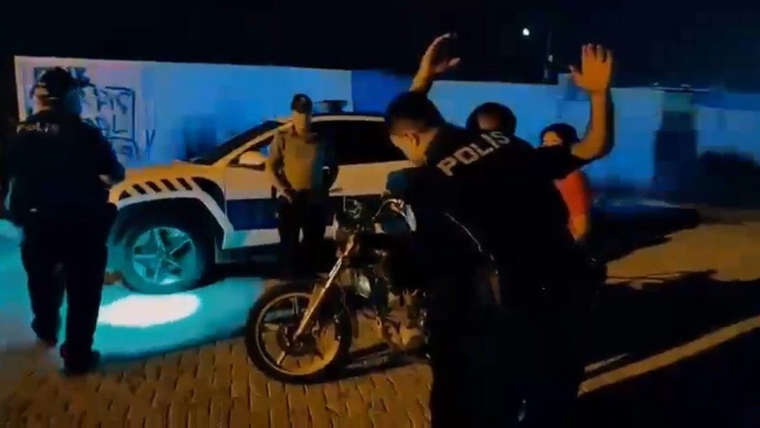 Hatay’ın Antakya ilçesinde polis ekipleri tarafından gerçekleştirilen asayiş denetiminde 596