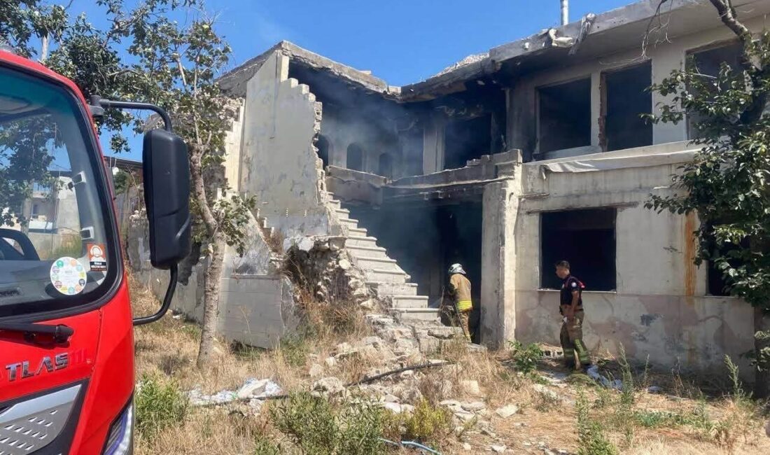 Antakya ilçesindeki bir metruk binada çıkan yangın, ekiplerin hızlı müdahalesi