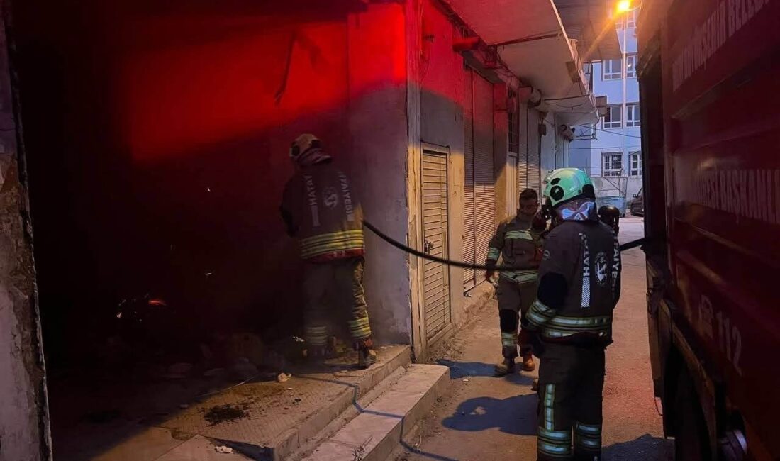 Antakya ilçesinde, Haraparası Mahallesi’nde bulunan bir metruk iş yerinde yangın