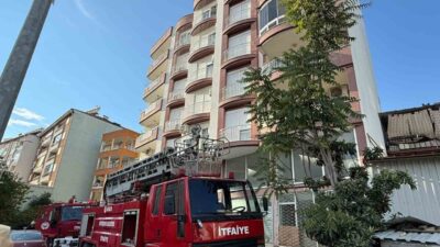 Antalya’nın Serik ilçesinde bulunan beş katlı bir apartmanın üçüncü katındaki