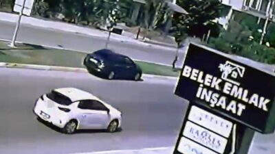 Serik ilçesinde meydana gelen bir trafik kazasında, seyir halindeyken rahatsızlanan