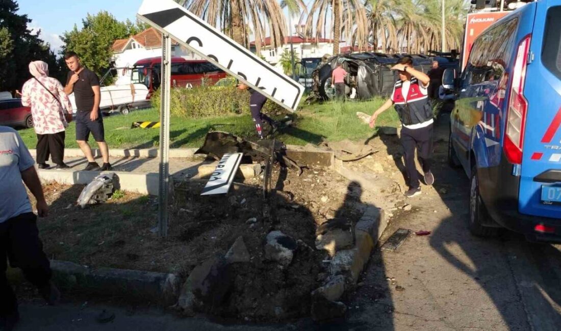 Manavgat’ta meydana gelen trafik kazasında tur minibüsü, otomobil ve kamyonetin
