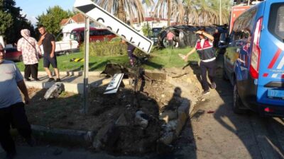 Manavgat’ta meydana gelen trafik kazasında tur minibüsü, otomobil ve kamyonetin