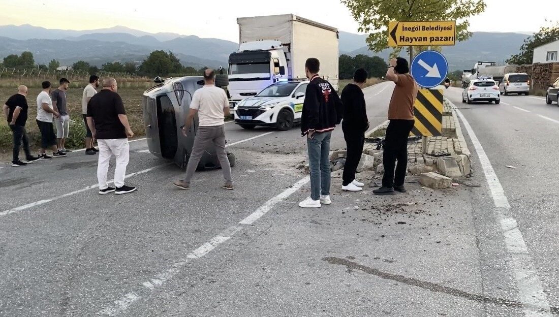Bursa’nın İnegöl ilçesinde meydana gelen trafik kazasında 1 kişi yaralandı.