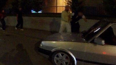 Eskişehir’de bir AVM’nin önünde park halindeki bir Tofaş otomobildeki kişiye