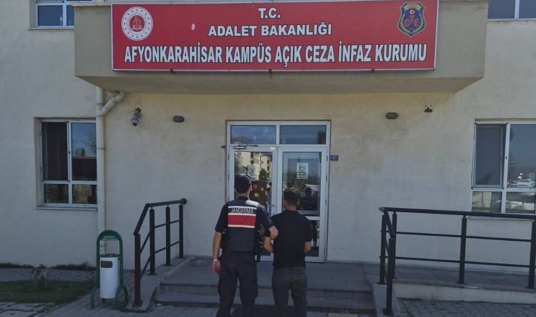 Afyonkarahisar’da Jandarma tarafından çeşitli suçlardan aranan 35 kişi yakalandı. Afyonkarahisar
